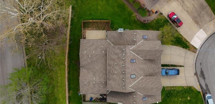 8205 NW Bradford Court, Kansas City, MO 64151