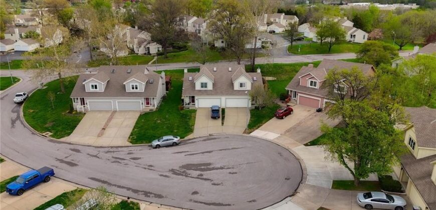 8205 NW Bradford Court, Kansas City, MO 64151