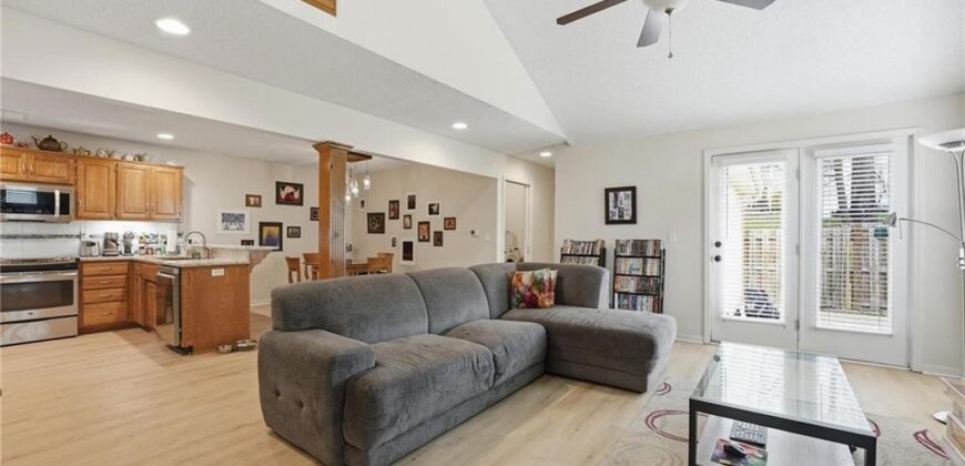 8205 NW Bradford Court, Kansas City, MO 64151