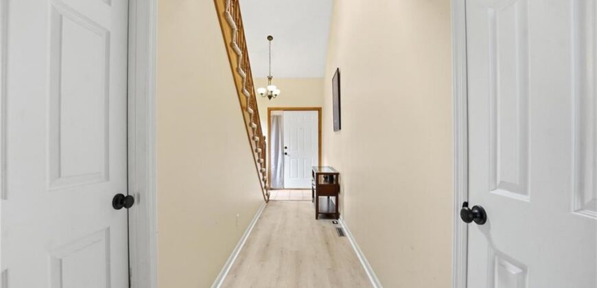 8205 NW Bradford Court, Kansas City, MO 64151