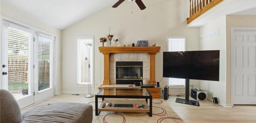 8205 NW Bradford Court, Kansas City, MO 64151