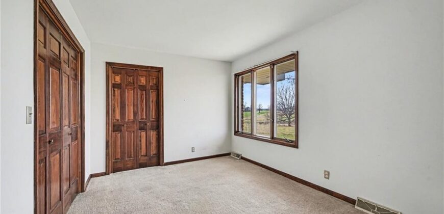 6409 Clinton County Line Road, Trimble, MO 64492