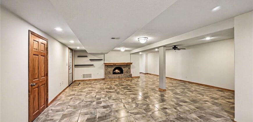 6409 Clinton County Line Road, Trimble, MO 64492