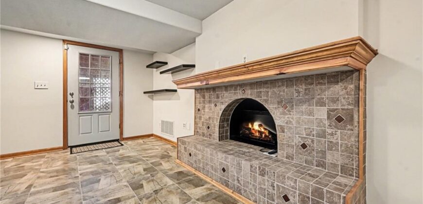 6409 Clinton County Line Road, Trimble, MO 64492