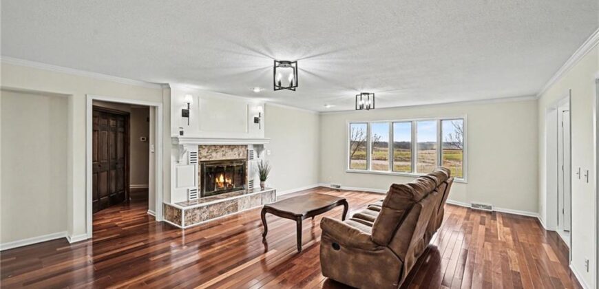 6409 Clinton County Line Road, Trimble, MO 64492