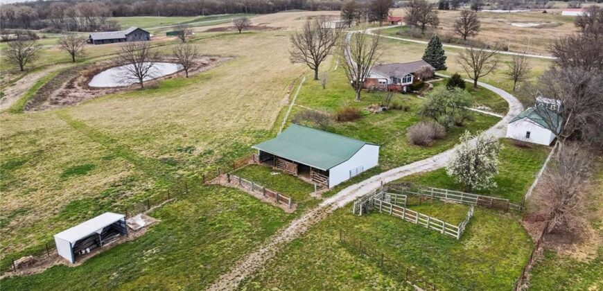 6409 Clinton County Line Road, Trimble, MO 64492
