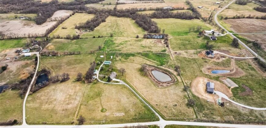 6409 Clinton County Line Road, Trimble, MO 64492