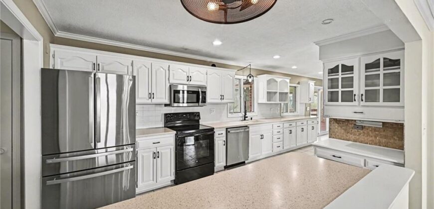 6409 Clinton County Line Road, Trimble, MO 64492