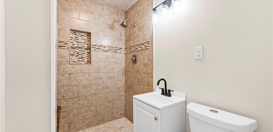 6408 N Central Street, Gladstone, MO 64118