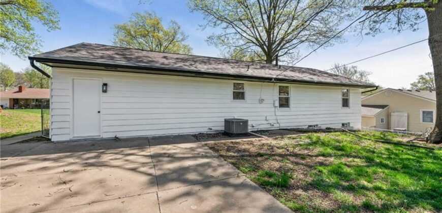 6408 N Central Street, Gladstone, MO 64118