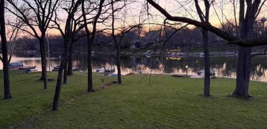 8216 NW Forest Drive, Weatherby Lake, MO 64152