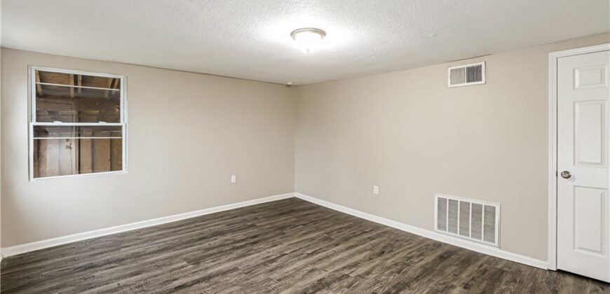 7933 N Jefferson Street, Kansas City, MO 64118