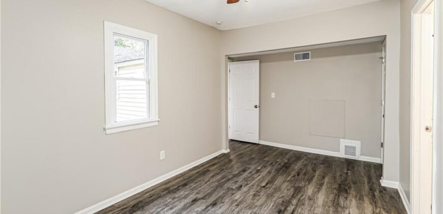 7933 N Jefferson Street, Kansas City, MO 64118