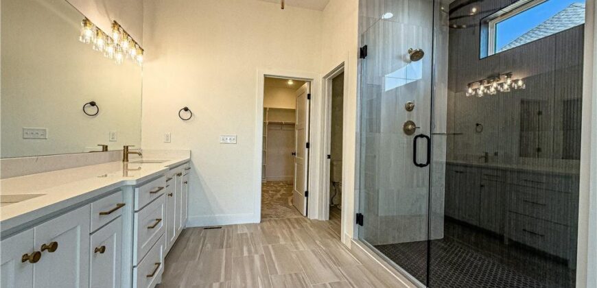 10787 Genesis Drive, Parkville, MO 64152