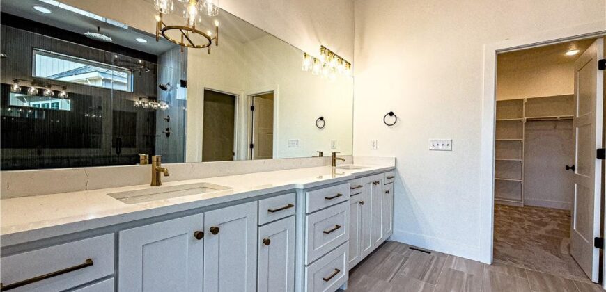 10787 Genesis Drive, Parkville, MO 64152