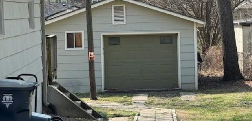 11030 N Charlotte Street, Kansas City, MO 64155