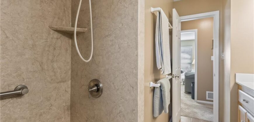 11030 N Charlotte Street, Kansas City, MO 64155