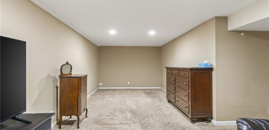 11030 N Charlotte Street, Kansas City, MO 64155