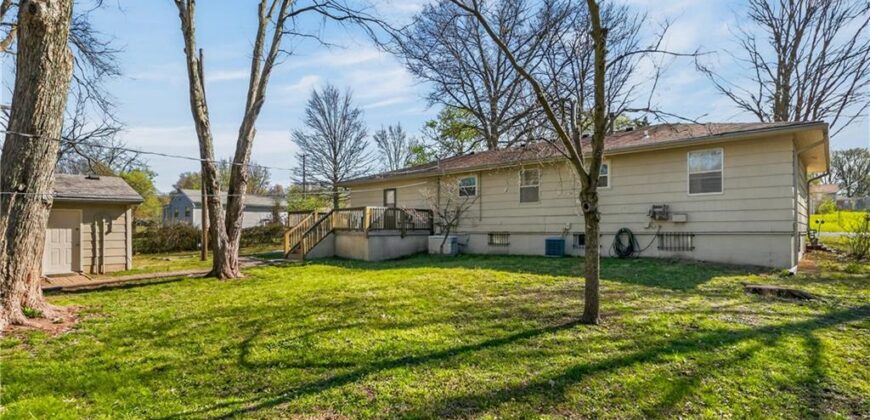 11030 N Charlotte Street, Kansas City, MO 64155