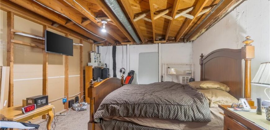 11030 N Charlotte Street, Kansas City, MO 64155