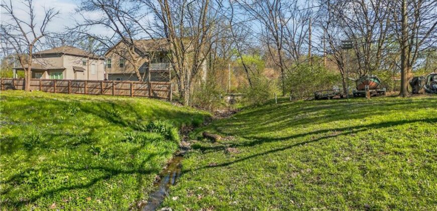 11030 N Charlotte Street, Kansas City, MO 64155