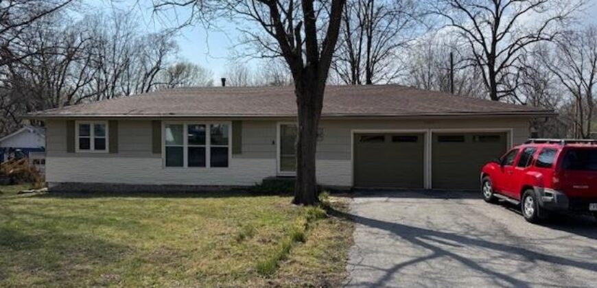 11030 N Charlotte Street, Kansas City, MO 64155