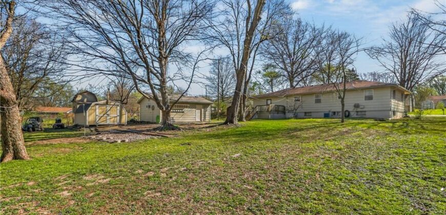 11030 N Charlotte Street, Kansas City, MO 64155