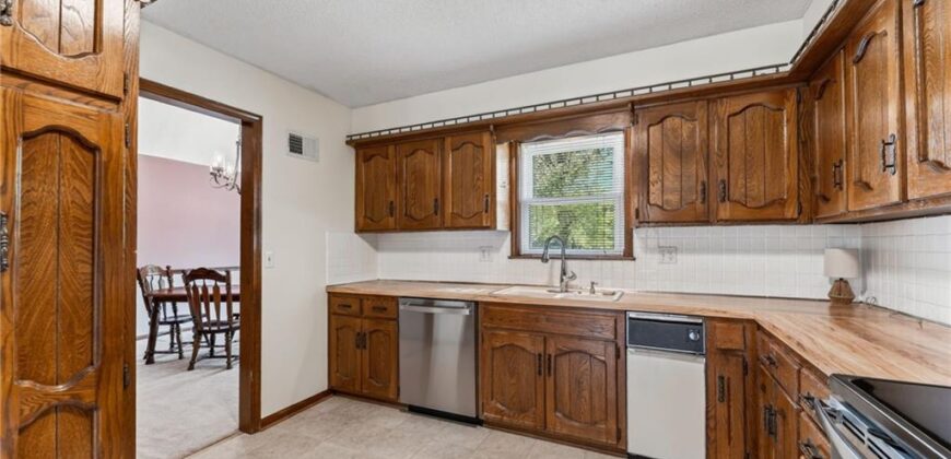 4302 NW 60th Court, Kansas City, MO 64151