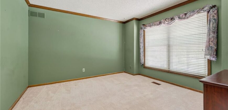 4302 NW 60th Court, Kansas City, MO 64151