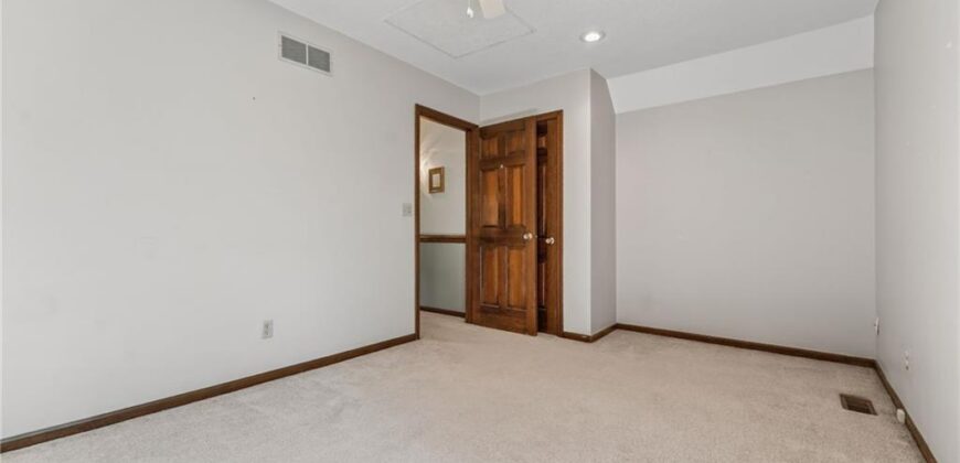 4302 NW 60th Court, Kansas City, MO 64151