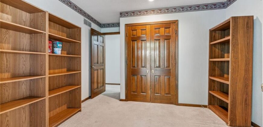 4302 NW 60th Court, Kansas City, MO 64151