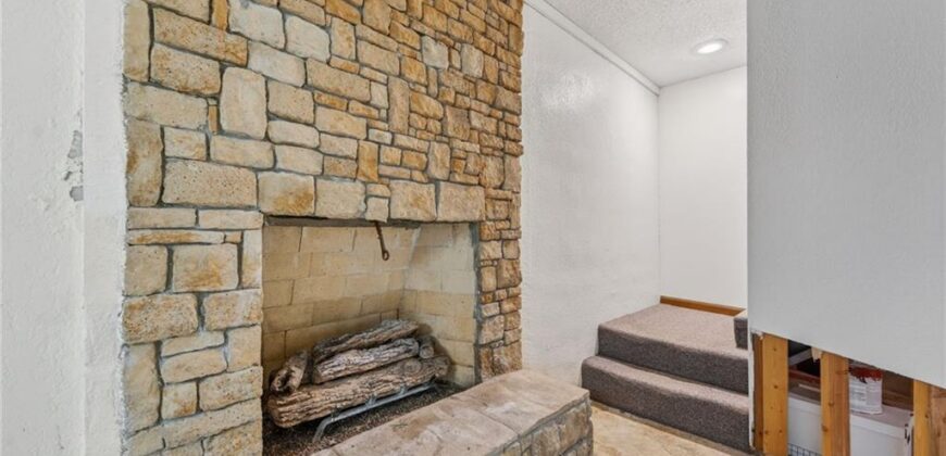4302 NW 60th Court, Kansas City, MO 64151