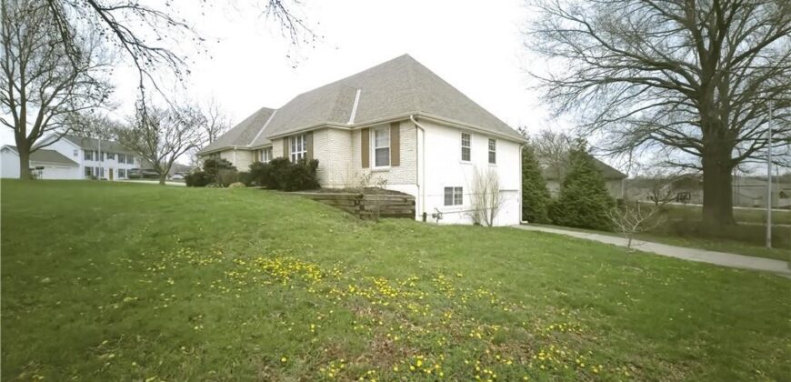 901 96th Terrace, Kansas City, MO 64155