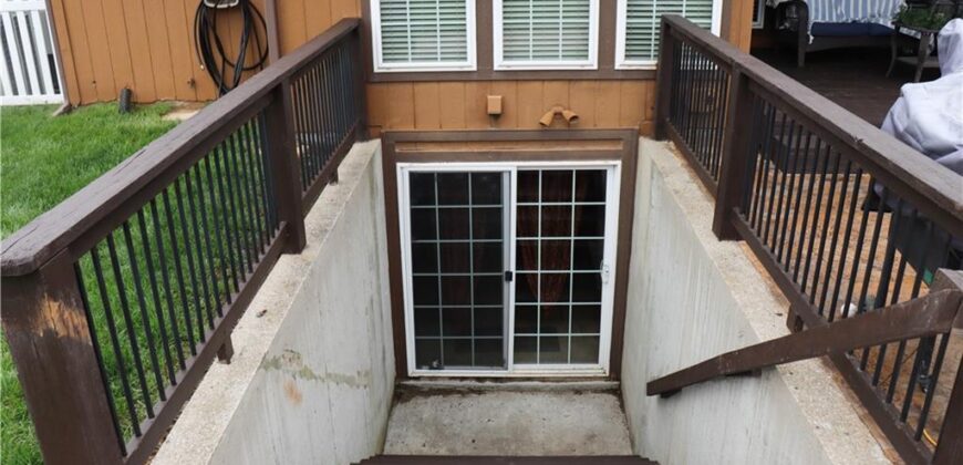 915 Englewood Drive, Kearney, MO 64060