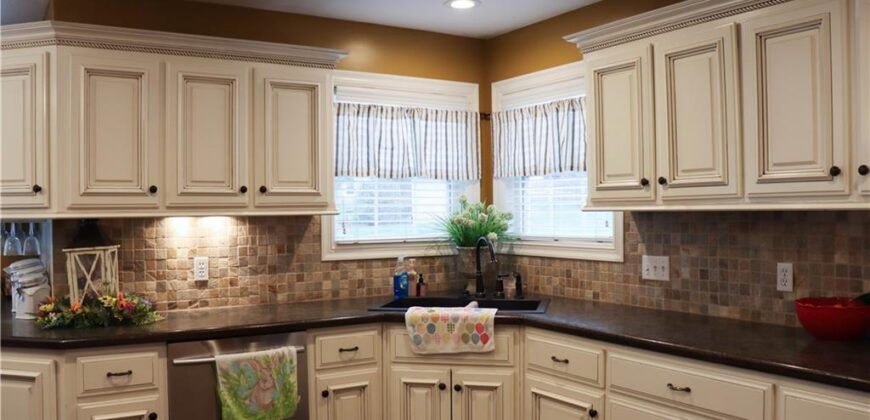 915 Englewood Drive, Kearney, MO 64060