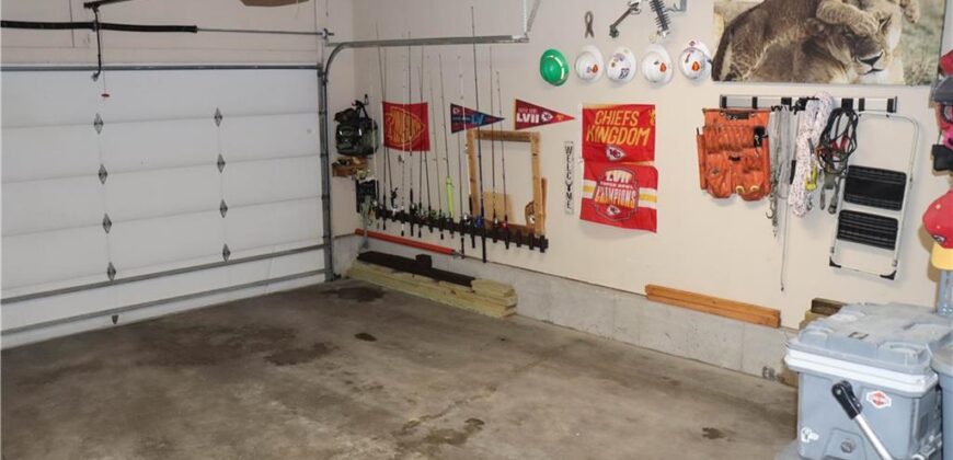 915 Englewood Drive, Kearney, MO 64060