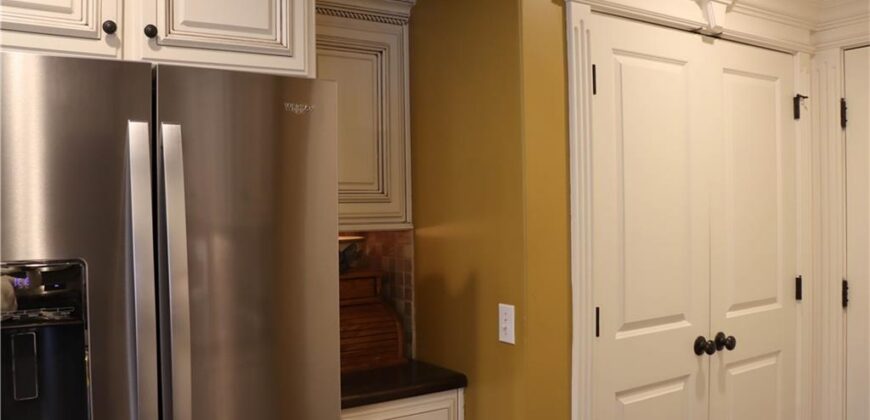 915 Englewood Drive, Kearney, MO 64060