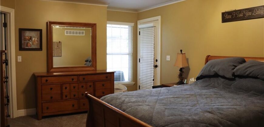 915 Englewood Drive, Kearney, MO 64060