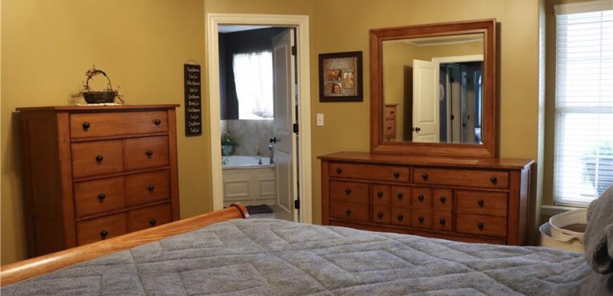 915 Englewood Drive, Kearney, MO 64060