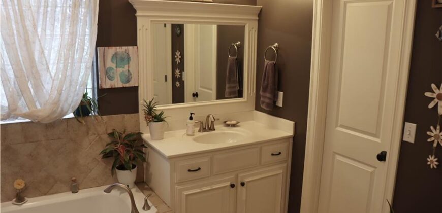 915 Englewood Drive, Kearney, MO 64060