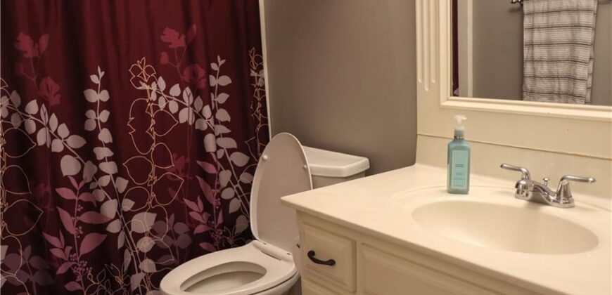 915 Englewood Drive, Kearney, MO 64060