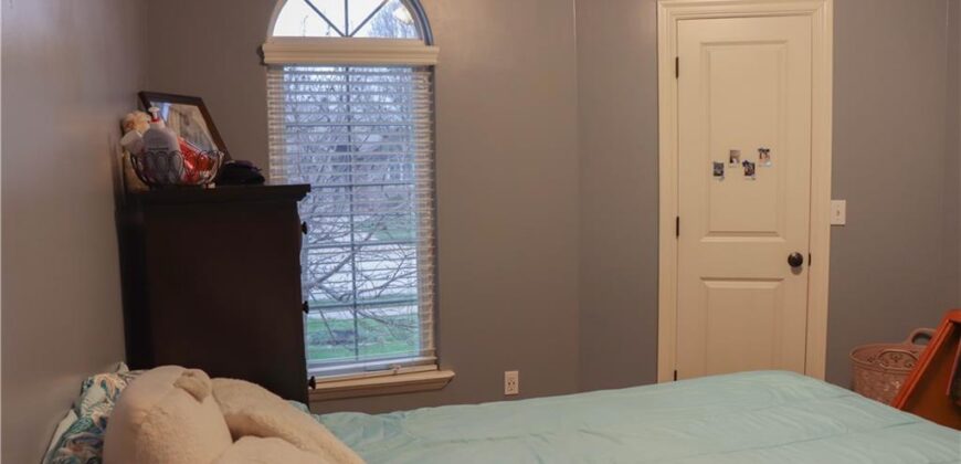 915 Englewood Drive, Kearney, MO 64060