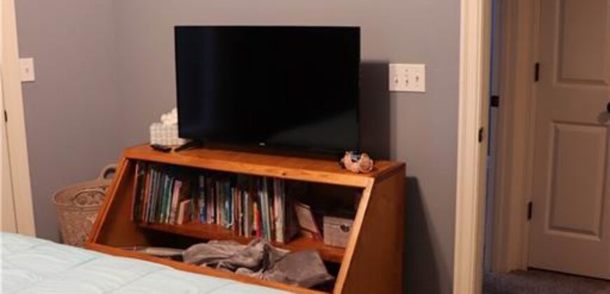 915 Englewood Drive, Kearney, MO 64060