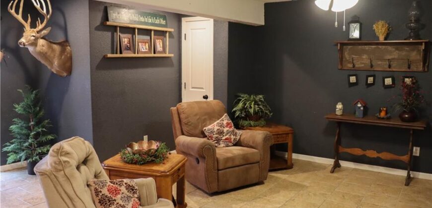 915 Englewood Drive, Kearney, MO 64060