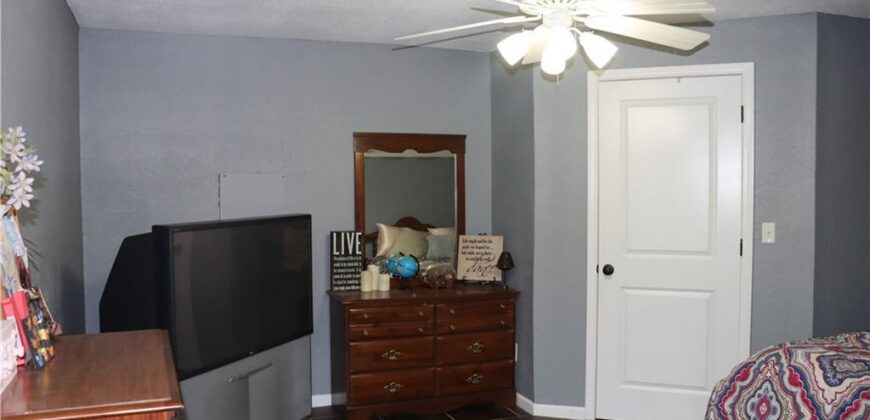 915 Englewood Drive, Kearney, MO 64060