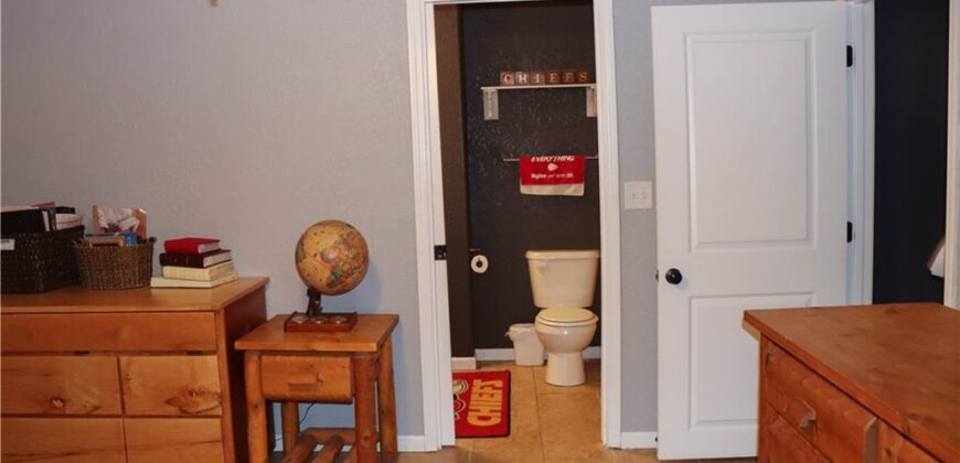 915 Englewood Drive, Kearney, MO 64060