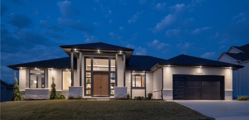 2270 NW Palisades Drive, Riverside, MO 64150