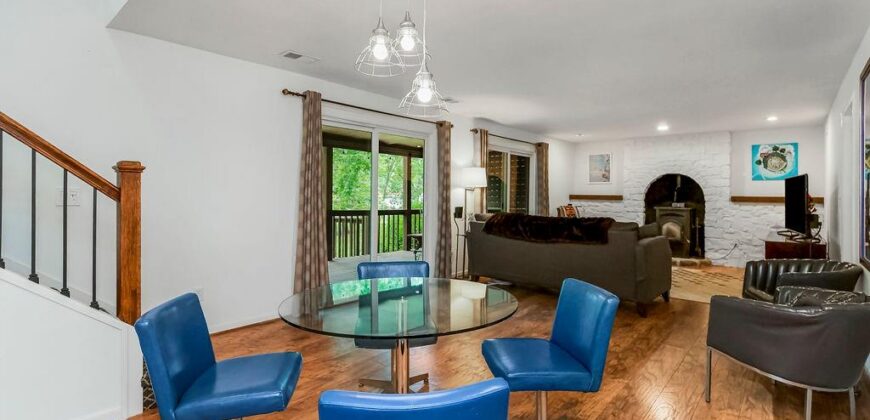 1045 NW S SOUTH SHORE Drive, Lake Waukomis, MO 64151