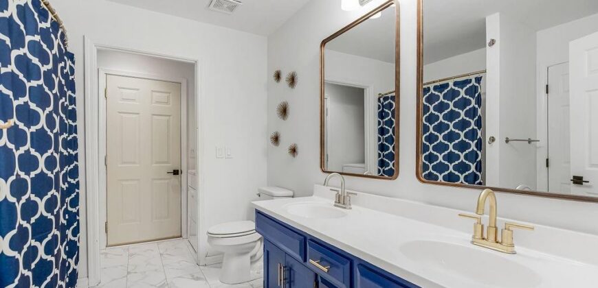 1045 NW S SOUTH SHORE Drive, Lake Waukomis, MO 64151