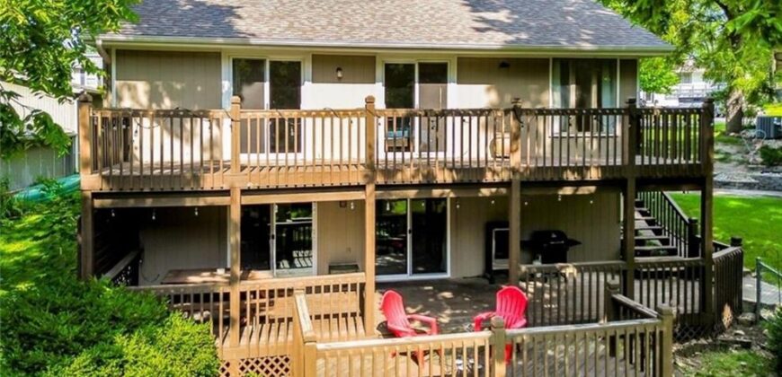 1045 NW S SOUTH SHORE Drive, Lake Waukomis, MO 64151